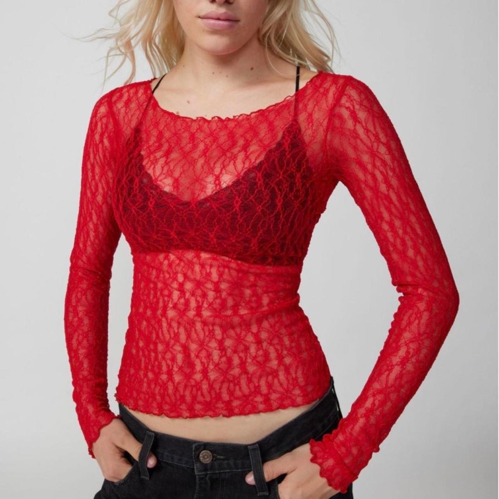 URBAN OUTFITTERS RED LACE TOP SMALL used